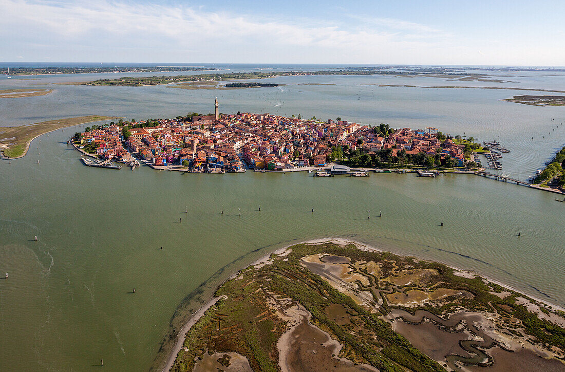 Lagune von Venedig aus der Luft, Salzwiesen, Barene, neben Insel Burano,Italien