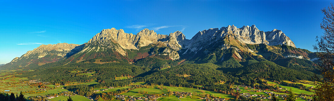 Panorama with Wilder Kaiser from south with Treffauer, Ellmauer Halt, Karlspitzen, Regalmspitze, Ackerlspitze and Maukspitze, Wilder Kaiser range, Kaiser range, Tyrol, Austria