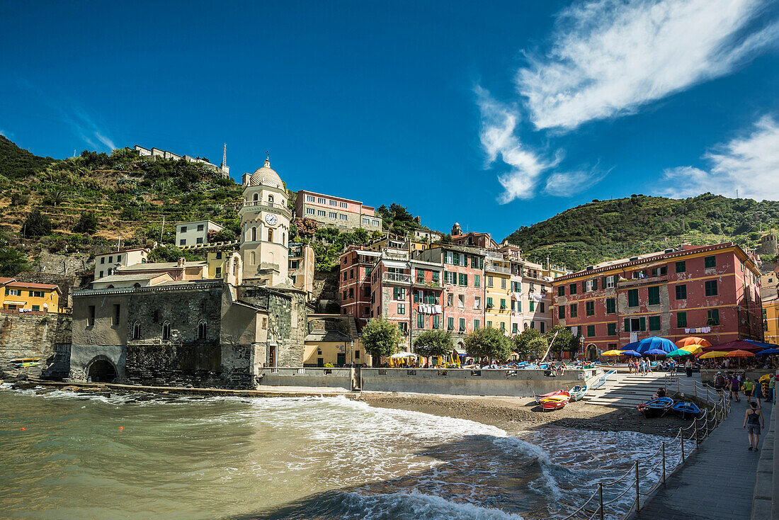 Blick auf Vernazza, Cinque Terre, La Spezia, Ligurien, Italien