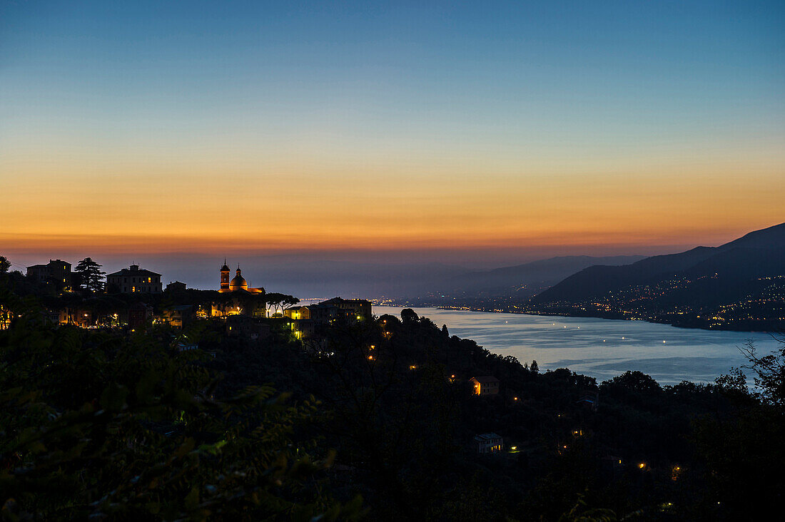 Blick auf San Rocco, Camogli, Provinz Genua, Riviera di Levante, Ligurien, Italien