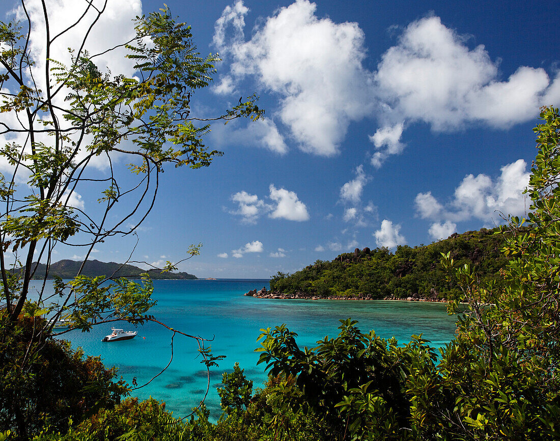 Blick über den Bucht, Anse Petit Cour, Praslin, Seychellen, Indischer Ozean