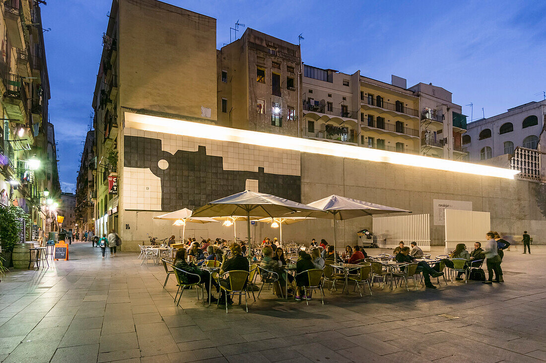 Strassencafes beim MACBA, Raval, Barcelona, Spanien