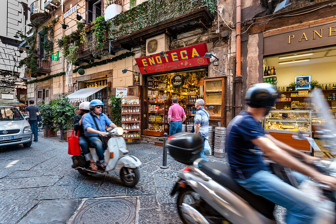 Scooters in the old town, Naples, Bay of Naples, Campania, Italy