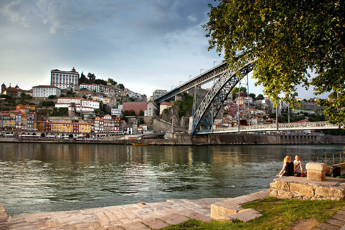 Bridge over Duoro River, Ponte Dom Luis I, and the old town of Ribeira, Porto, Portugal
