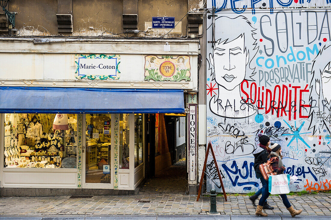 Facade with comic painting and a lace shop, Brussels, Belgium
