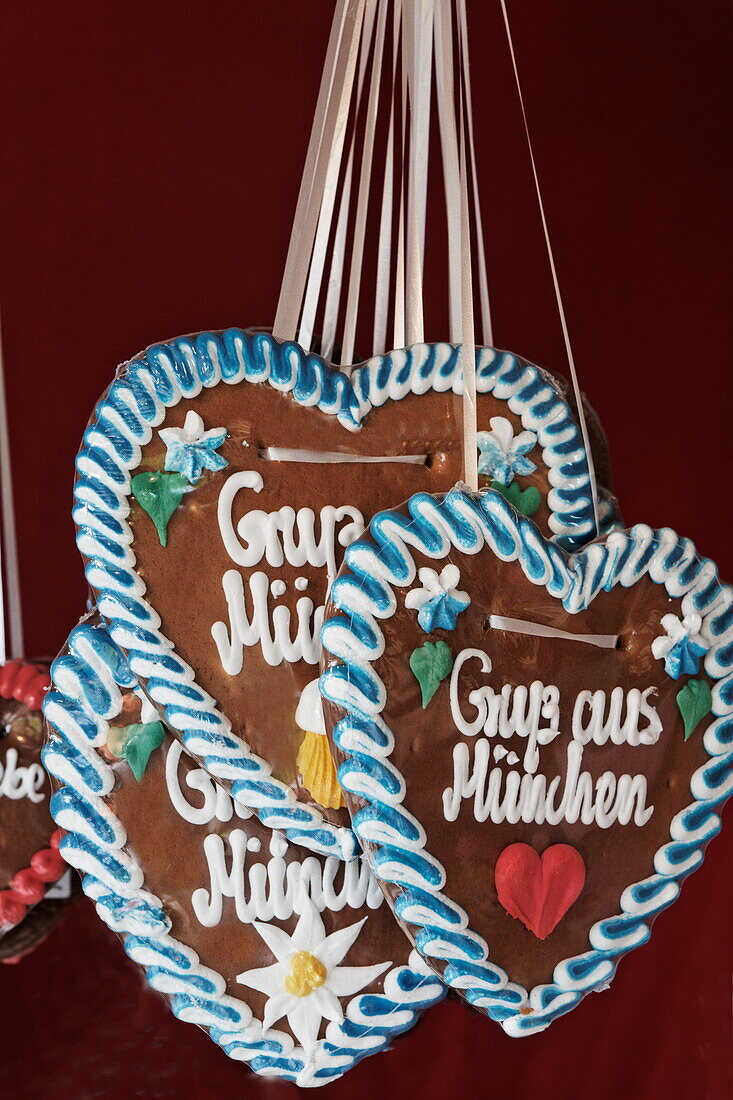 Gingerbread hearts, Auer Dult market, Au, Munich, Upper Bavaria, Bavaria, Germany