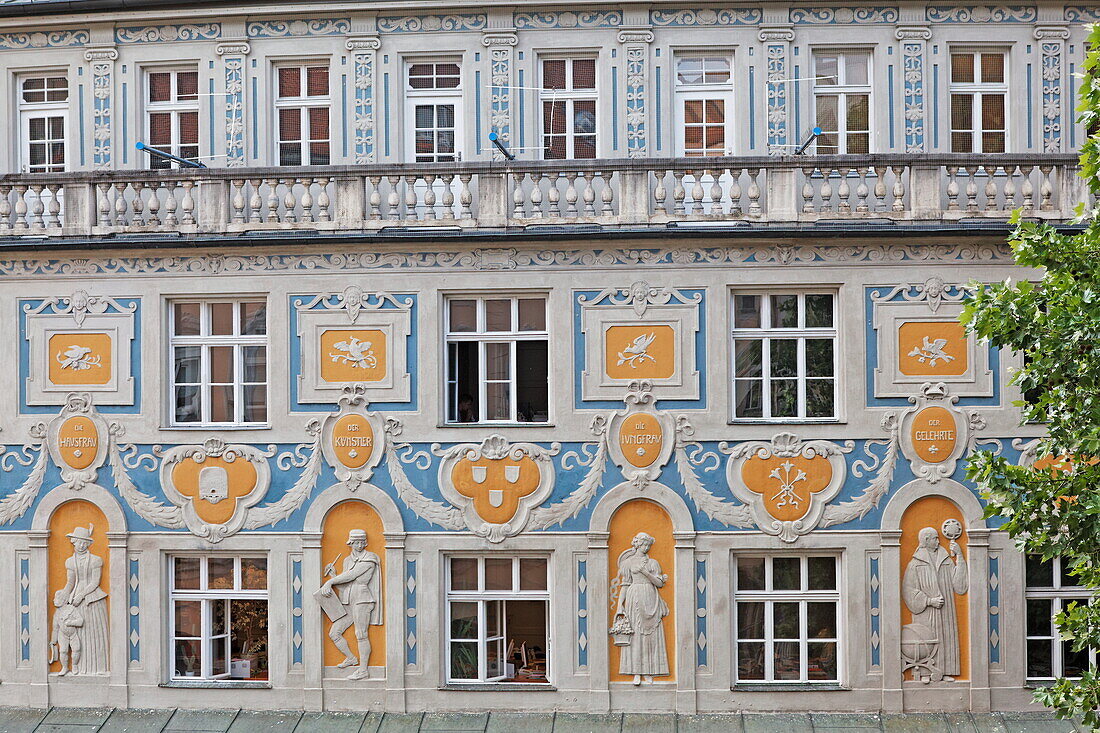 Facade of old house, Rindermarkt, cattle market, Munich, Upper Bavaria, Bavaria, Germany
