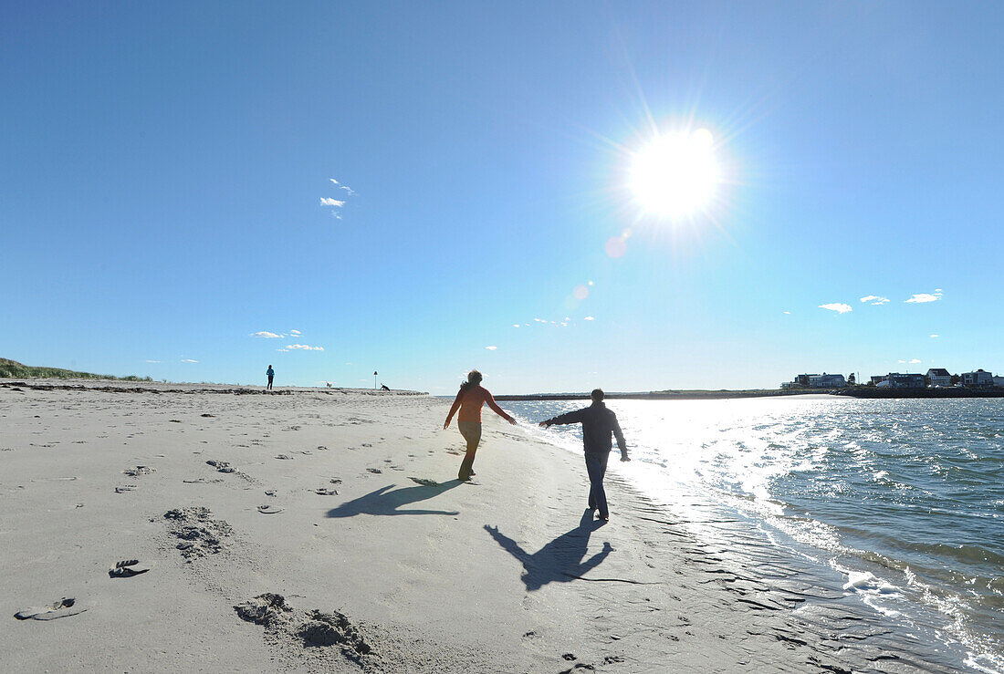 Maine Beach Couple, Scarborough, ME, USA