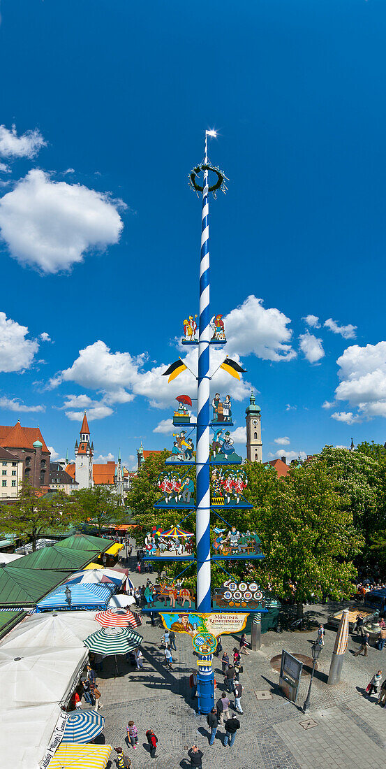 Maypole on Viktualienmarkt, Munich, Upper Bavaria, Bavaria, Germany