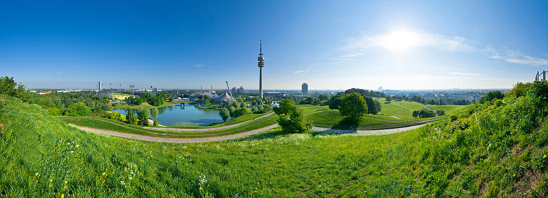 Olympiagelände mit Fernsehturm und BMW Gebäude, München, Bayern, Deutschland