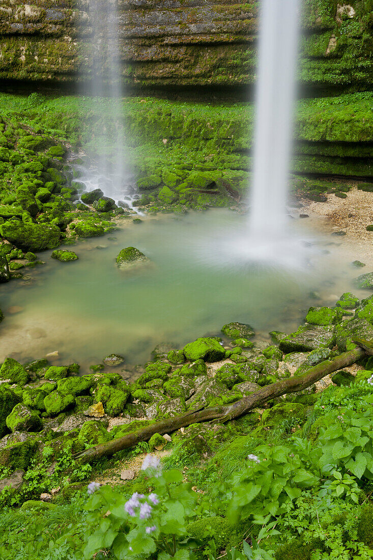 Wasserfall, Cirque de la Consolation, Doubs, Frankreich