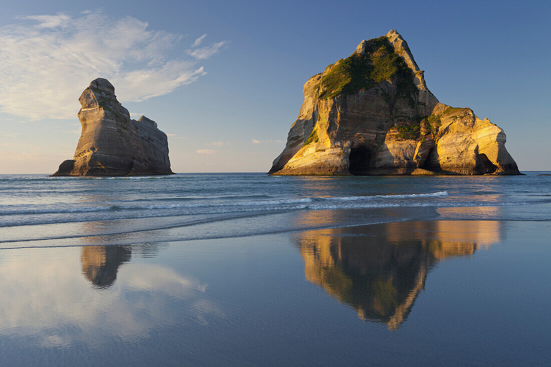 Archway Islands, Wharariki Beach, Tasman, Südinsel, Neuseeland