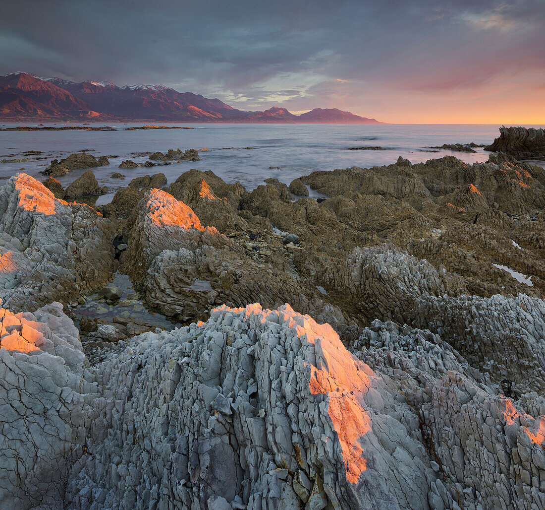 Rock formations, Kaikoura Peninsula, Manakau Mountains, Canterbury, South Island, New Zealand