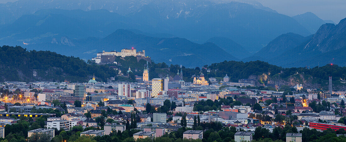 Blick über die Stadt Salzburg, Hohe Feste, Salzburg, Österreich