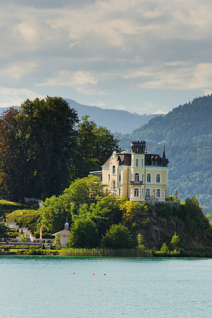 Reifnitz castle, Lake Woerthersee, Carinthia, Austria