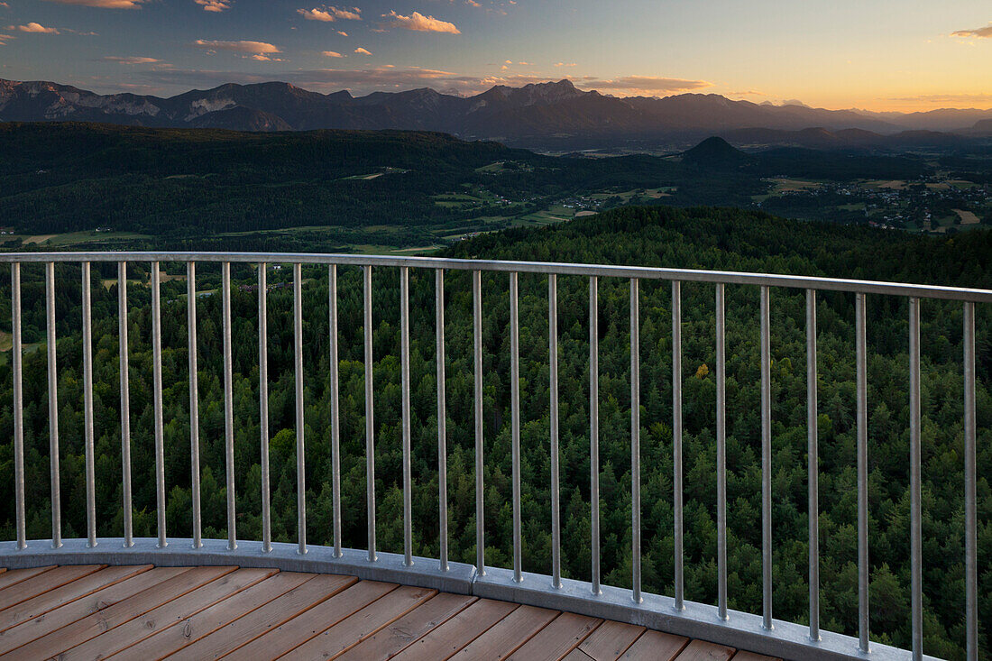 Aussichtsturm Pyramidenkogel, Geländer, Karawanken, Kärnten, Österreich