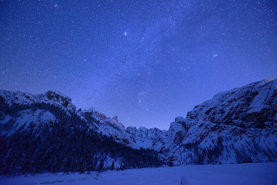 Sternenhimmel über Cristallogruppe, Dolomiten, Belluno, Venetien, Italien