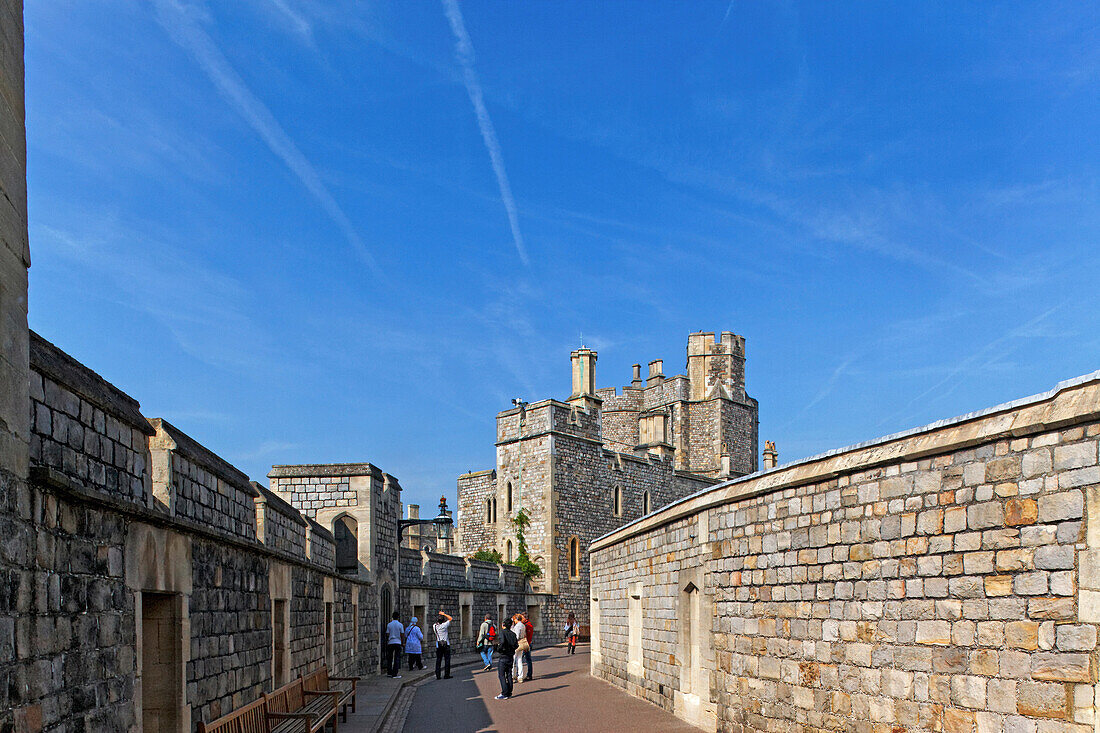 Gebäude im Middle Ward um den Round Tower, Windsor Castle, Windsor, London, England, Vereinigtes Königreich