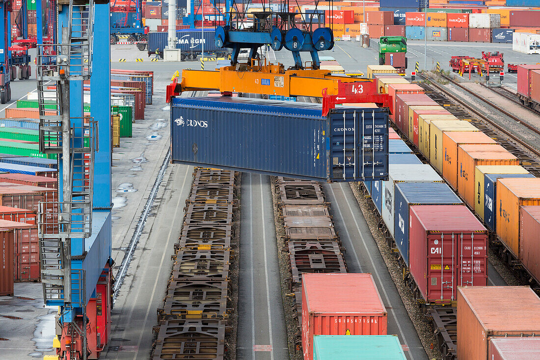 Gantry cranes for loading and unloading of freight train, Hamburg, Germany