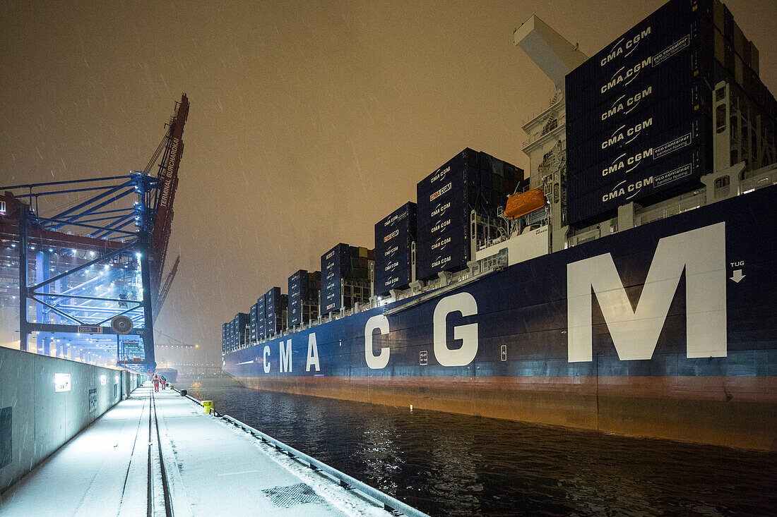 docking maneuver of the CMA CGM Marco Polo in the Container Terminal Burchardkai in Hamburg, Germany