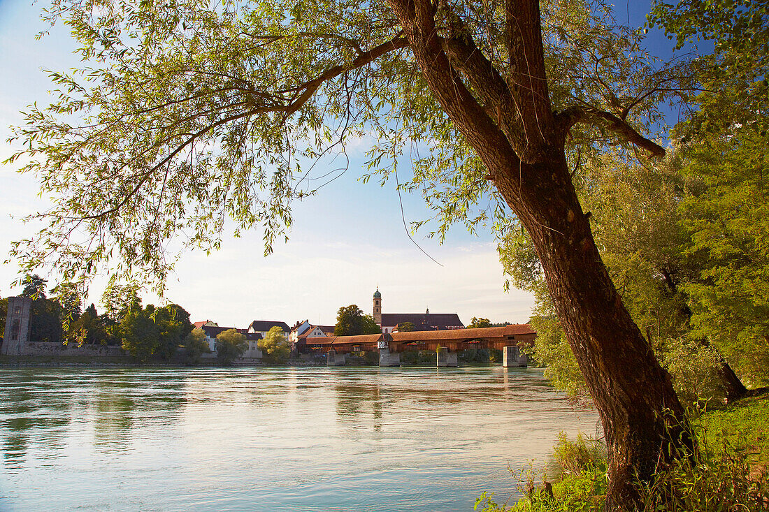 View of covered wooden bridge and St Fridolin's Cathedral, Bad Saeckingen, Hochrhein, Baden-Wuerttemberg, Germany, Europe