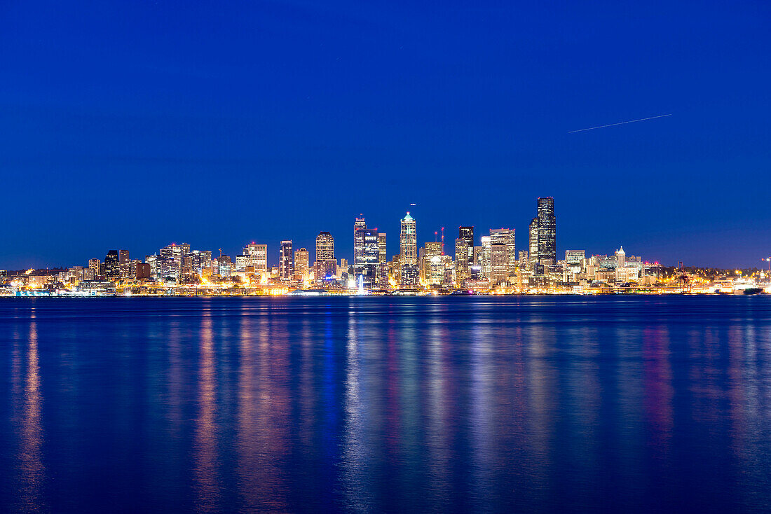 Seattle skyline lit up at night, Seattle, Washington, United States, Seattle, Washington, Usa