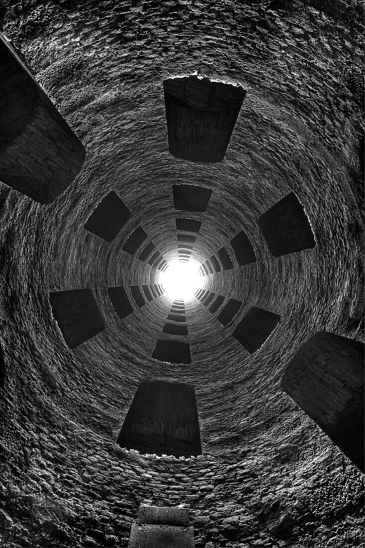 view upwards, well, shaft, water supply from the 16th century, double helix ramps, light source, Orvieto, hilltop town, province of Terni, Umbria, Italy, Europe