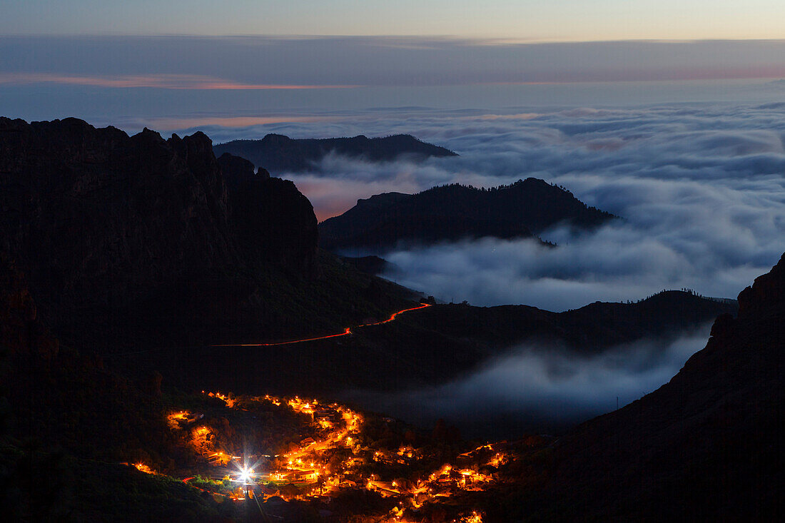view from Roque Nublo to the south, sea of clouds, Parque Rural del Nublo, natural preserve, UNESCO Biosphere Reserve, near Tejeda, Gran Canaria, Canary Islands, Spain, Europe