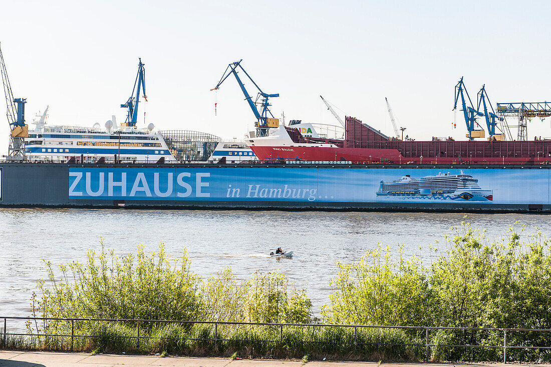 Shipyard in Hamburg harbour, Hamburg, Germany