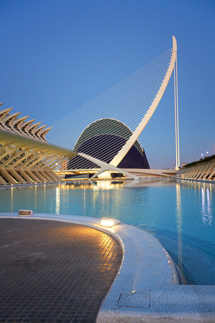 CAC. Architekt Santiago Calatrava, Ciudad de las Artes y de las Ciencias. Stadt der Künste und der Wissenschaften. Valencia. Comunidad Valenciana. Spanien.