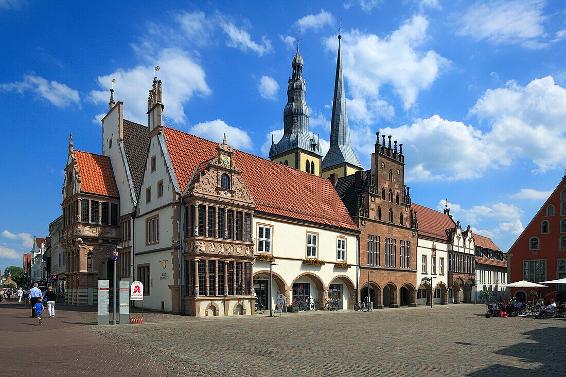 D-Lemgo, Bega, Lipper Bergland, Lippisches Bergland, Weserbergland, Teutoburg Forest / Egge Hills Nature Park, East Westphalia, North Rhine-Westphalia, NRW, market place, city hall, Weser renaissance, Gothic, UNESCO World heritage site, pharmacy oriel, be