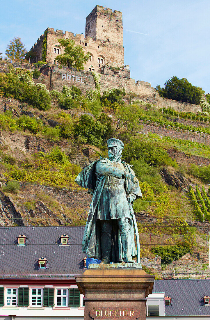 Burg Gutenfels in Kaub mit Blücherdenkmal, Mittelrhein, Rheinland-Pfalz, Deutschland, Europa