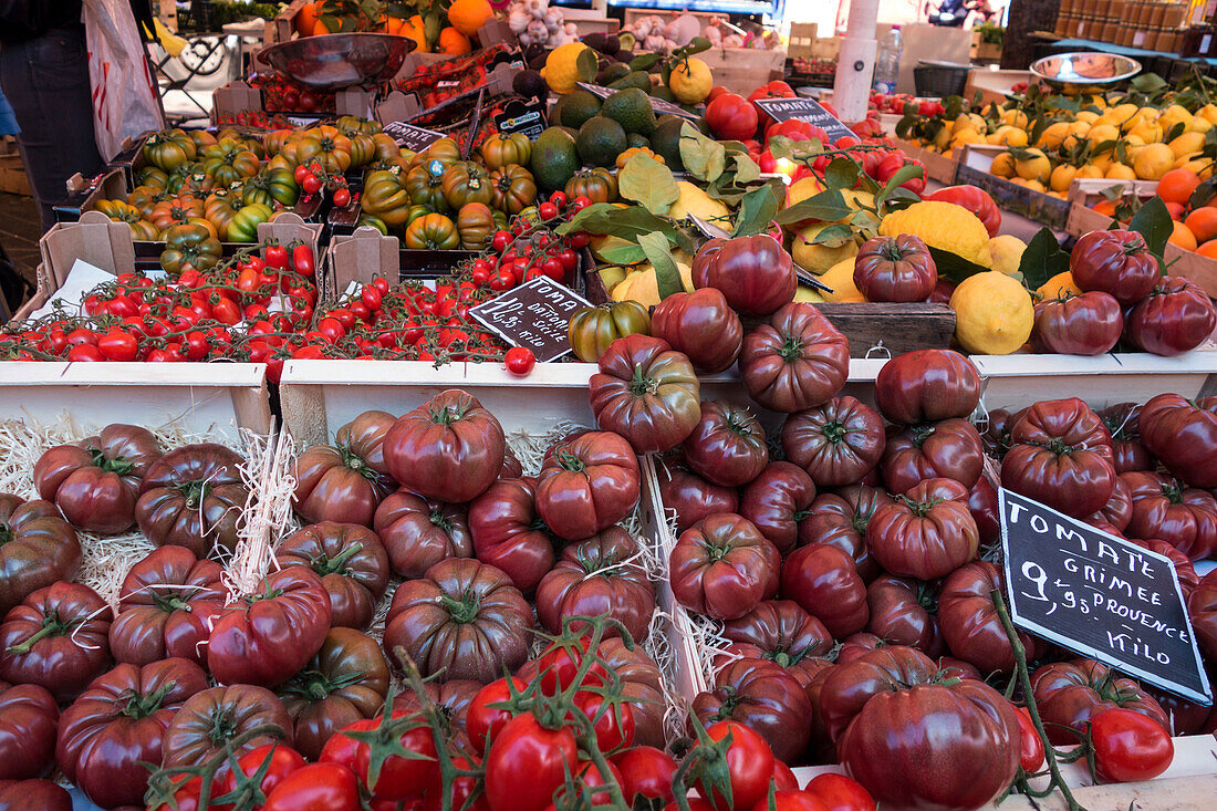 Tomaten auf dem Markt von Nizza, Provence-Alpes-Côte d'Azur, Alpes-Maritimes, Frankreich, Europa