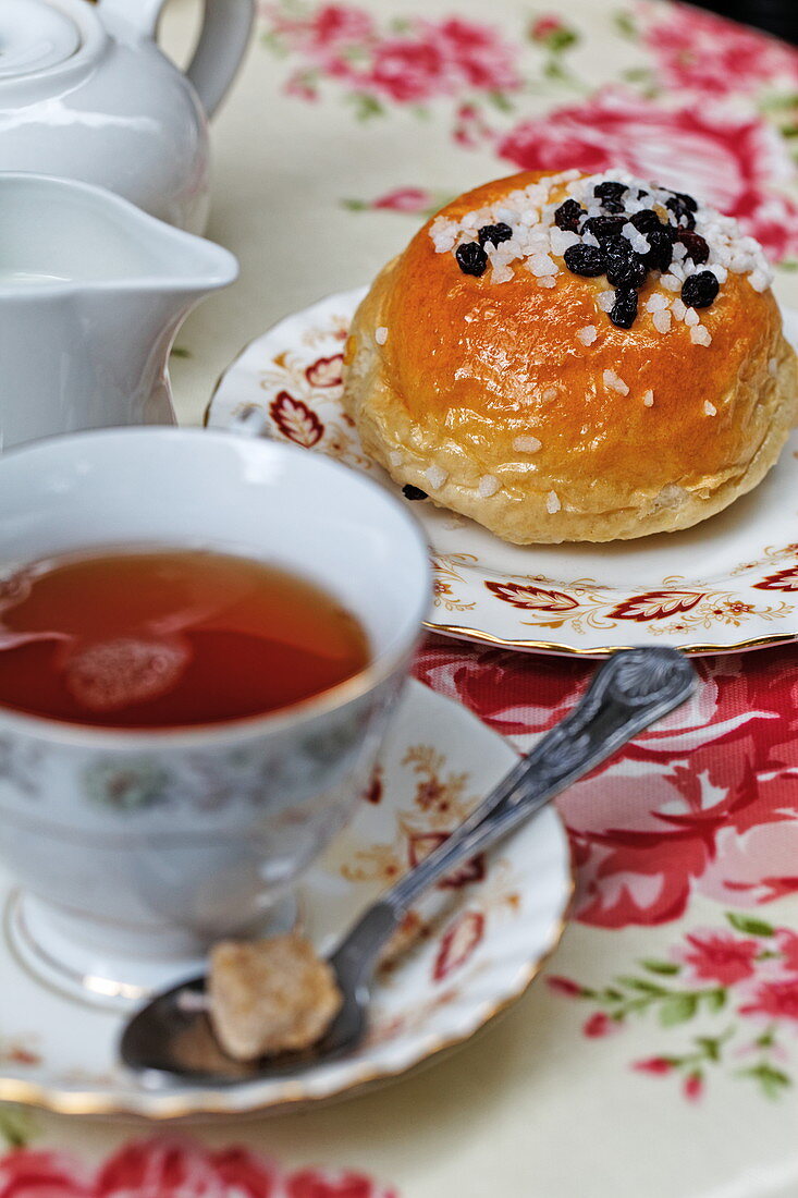 A Bath bun at the Bath Bun Tea Shoppe, Abbey Green, Bath, Somerset, England, Great Britain