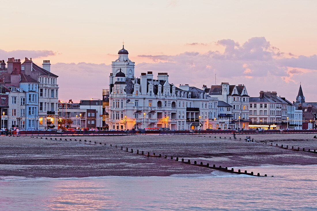 Häuser an der Marine Parade, Eastbourne, East Sussex, England, Grossbritannien