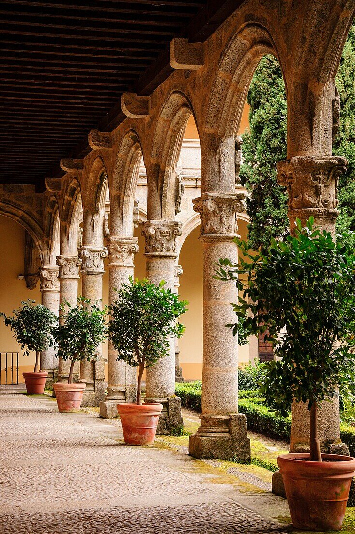 Renaissance cloister, XVI century, Monastery of San Jeronimo de Yuste, XV century, region of the Vera, Caceres, Extremadura, Spain, europe.