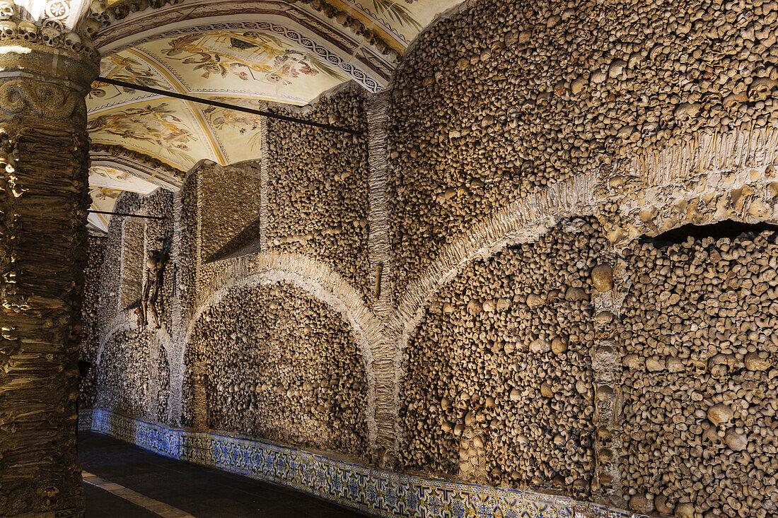 capela dos Ossos, Chapel of bones, built in the sixteenth century, Convent of San Francisco, Gothic-Manueline, XV century, Evora, Alentejo, Portugal, Europe.