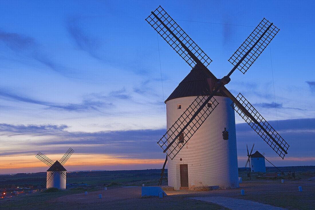 Mota del Cuervo, Windmills, Route of Don Qiuijote, Cuenca province, Castilla-La Mancha, Spain.