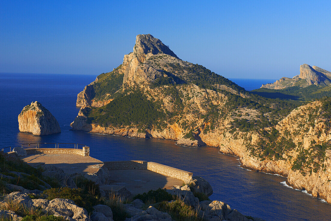 Mallorca, Cabo de Formentor, View point, Formentor Cape, Serra de Tramuntana, UNESCO World Heritage Site, Mallorca Island, Majorca, Balearic Islands, Spain, Europe.