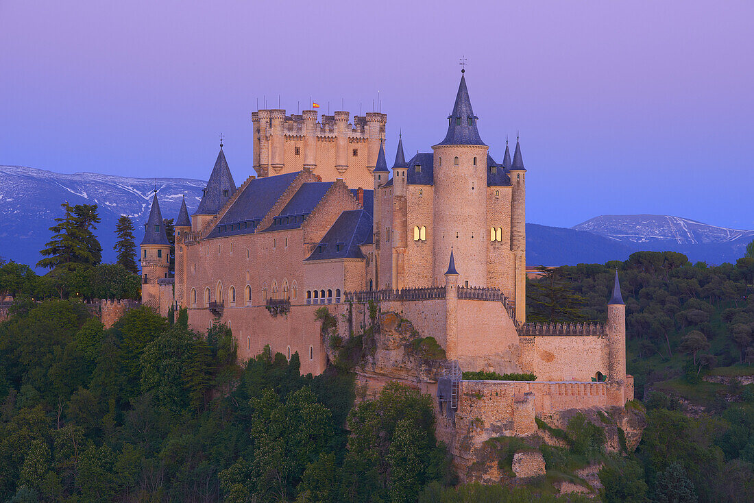Alcazar fortress at sunset, Segovia, Castilla-Leon, Spain.