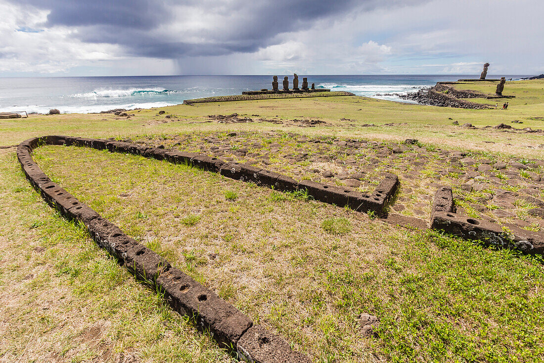 House foundation and sevem moai in the Tahai Archaeological Zone on Easter Island (Isla de Pascua) (Rapa Nui), UNESCO World Heritage Site, Chile, South America