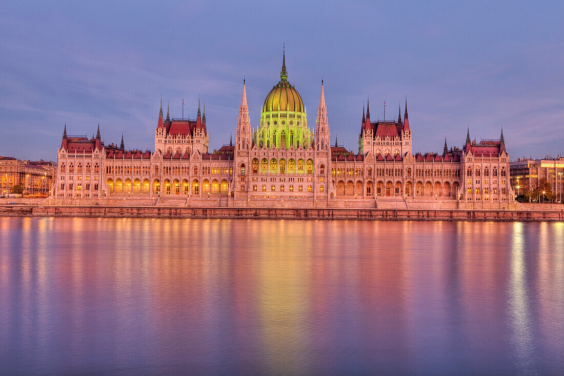 Hungarian Parliament Building and the River Danube at sunset, Budapest, Hungary, Europe