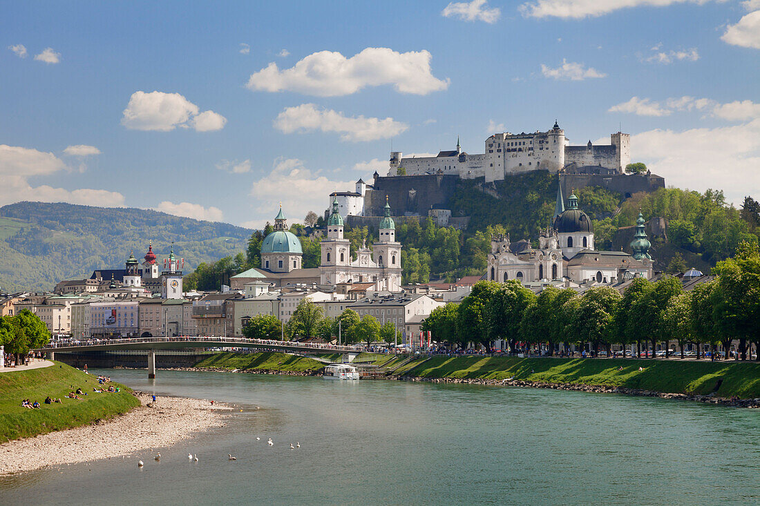 Old Town, UNESCO World Heritage Site, with Hohensalzburg Fortress and Dom Cathedral and the River Salzach, Salzburg, Salzburger Land, Austria, Europe