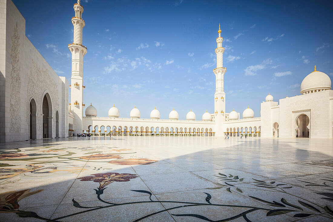Ornate arches of Sheikh Zayed Grand Mosque, Abu Dhabi, United Arab Emirates, Abu Dhabi, UAE, UAE