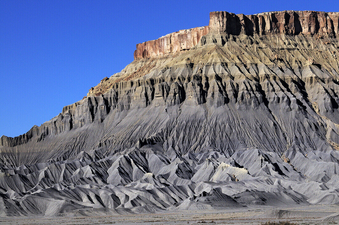 ROCK FORMATIONS IN SAN RAPHAEL DESERT, UTAH, USA