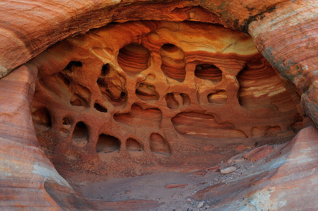 ERODED SANDSTONE, VALLEY OF FIRE STATE PARK, NEVADA, USA