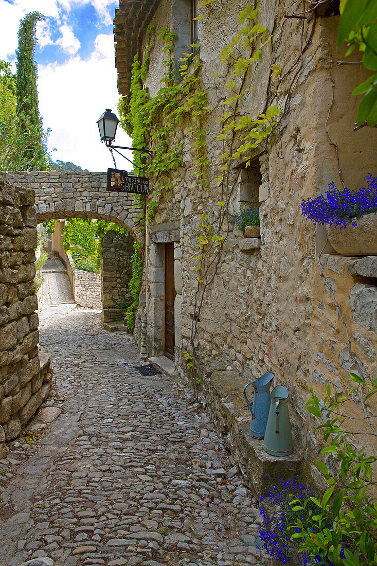 France, Vaucluse (84), Seguret village accredits most beautiful village of France, located close Laces of Montmirail