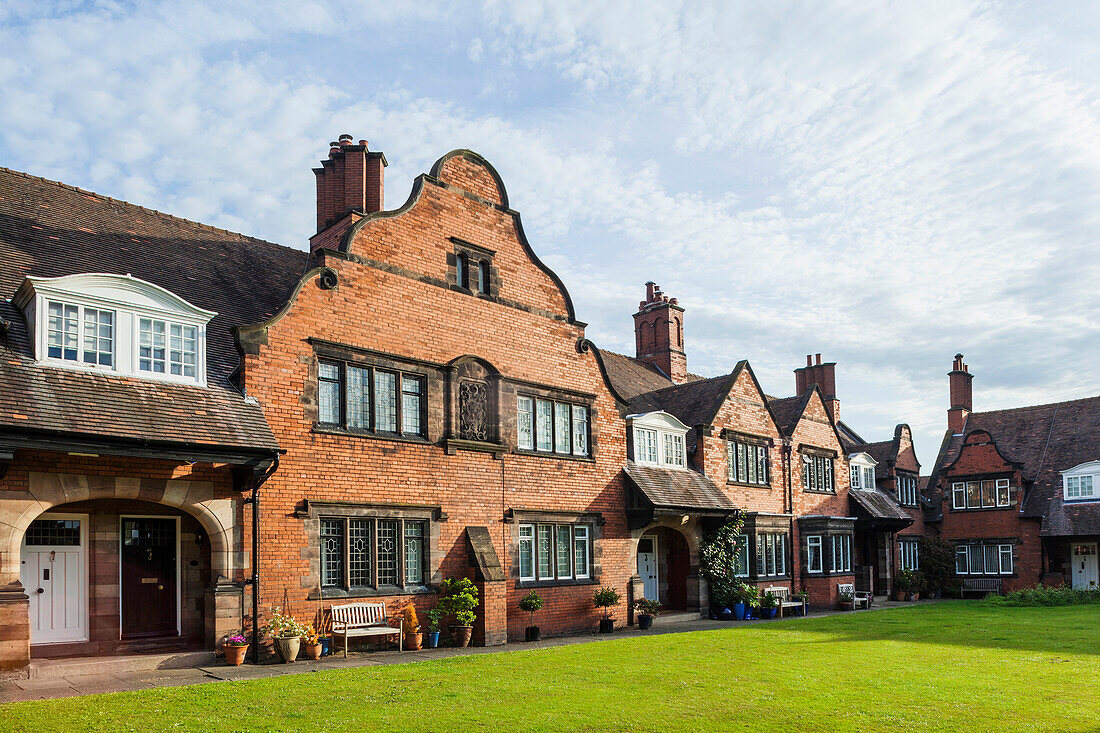 England, Merseyside, Wirral, Port Sunlight, Housing