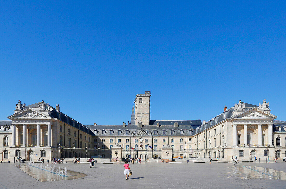 Cote d'Or. Dijon. Palace of the Dukes of Burgundy. Liberation Place. Tour Philippe Le Bon.