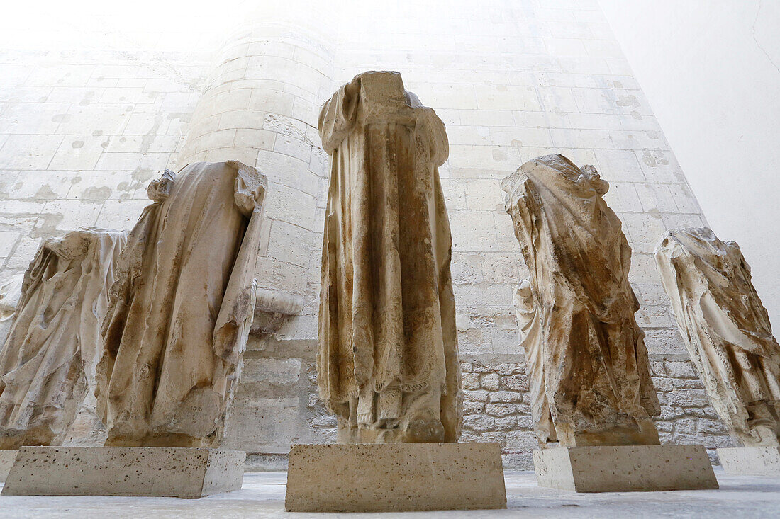 Paris, 5th arr., Cluny Museum, headless statues.